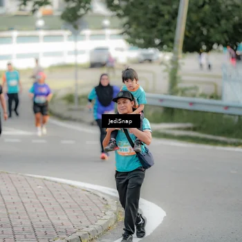 Runner Photo 8329243