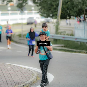Runner Photo 8329245