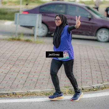 Runner Photo 8329247