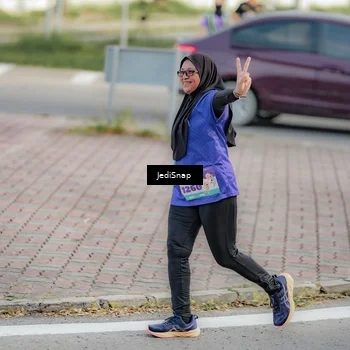 Runner Photo 8329249