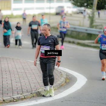 Runner Photo 8329252