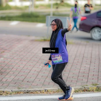Runner Photo 8329256