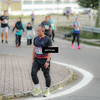 Runner Photo 8329267