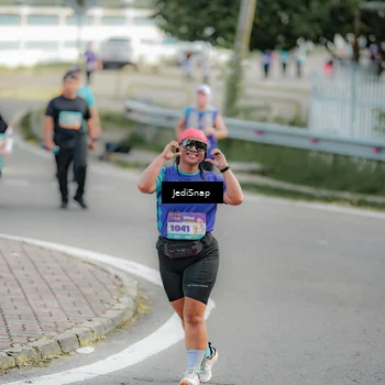 Runner Photo 8329285