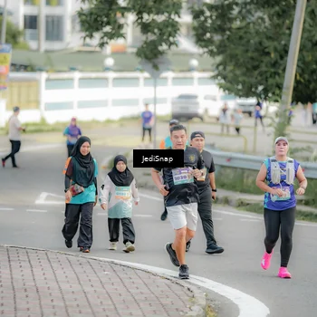 Runner Photo 8329292