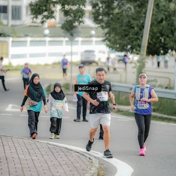 Runner Photo 8329297