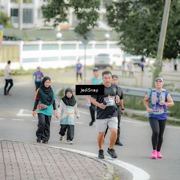 Runner Photo 8329298