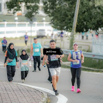 Runner Photo 8329301