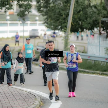 Runner Photo 8329303