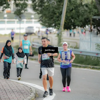 Runner Photo 8329309