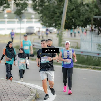 Runner Photo 8329310