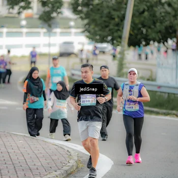 Runner Photo 8329311
