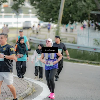 Runner Photo 8329326