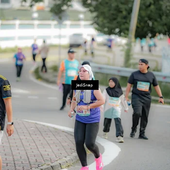 Runner Photo 8329331