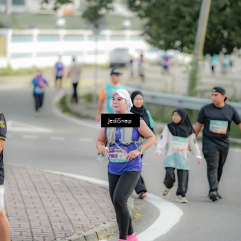 Runner Photo 8329334
