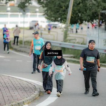 Runner Photo 8329344