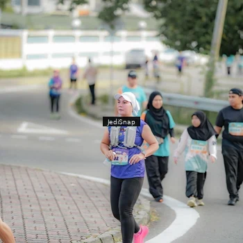 Runner Photo 8329350