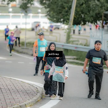 Runner Photo 8329356