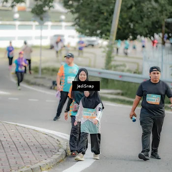 Runner Photo 8329359