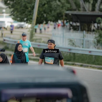 Runner Photo 8329373