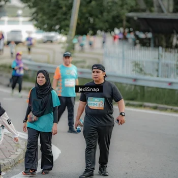 Runner Photo 8329381