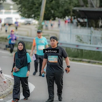 Runner Photo 8329382