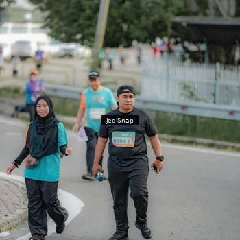 Runner Photo 8329385