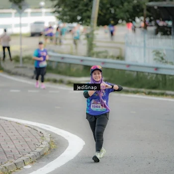 Runner Photo 8329423