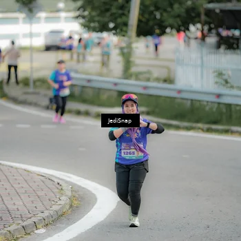 Runner Photo 8329426