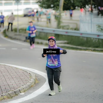 Runner Photo 8329431