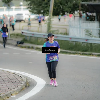 Runner Photo 8329443