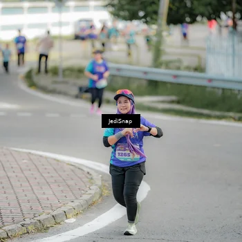 Runner Photo 8329444