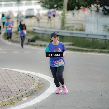 Runner Photo 8329451