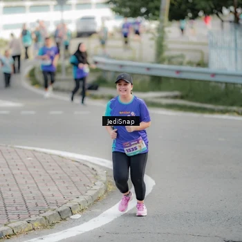 Runner Photo 8329452