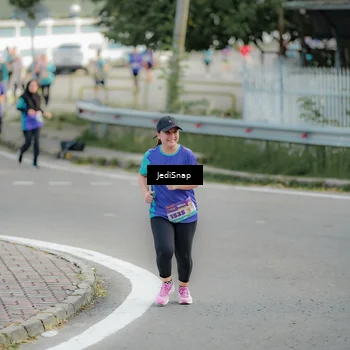 Runner Photo 8329498