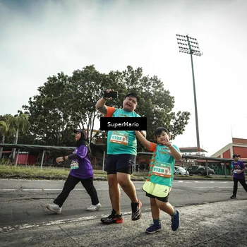 Runner Photo 8329501