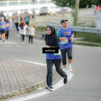 Runner Photo 8329506