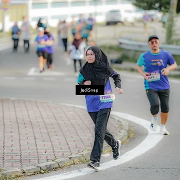 Runner Photo 8329507
