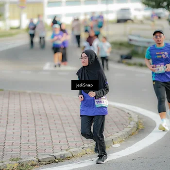 Runner Photo 8329513