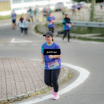 Runner Photo 8329515