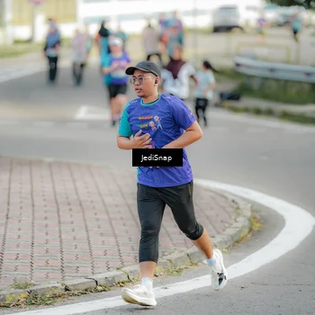 Runner Photo 8329517