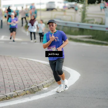 Runner Photo 8329522