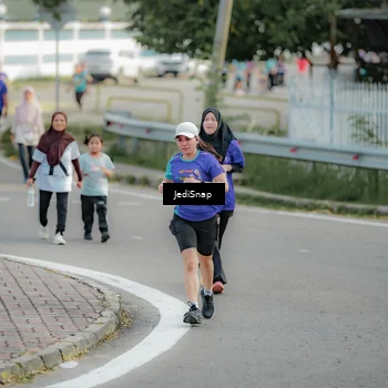 Runner Photo 8329523