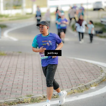 Runner Photo 8329530
