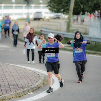 Runner Photo 8329535