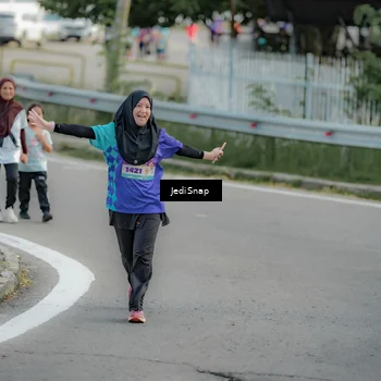 Runner Photo 8329546