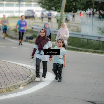 Runner Photo 8329584