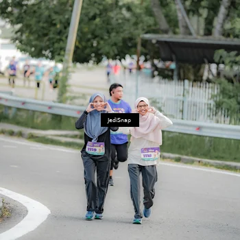 Runner Photo 8329618