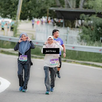 Runner Photo 8329651