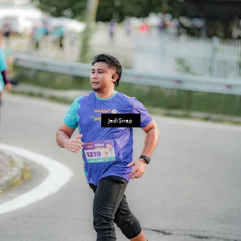 Runner Photo 8329665